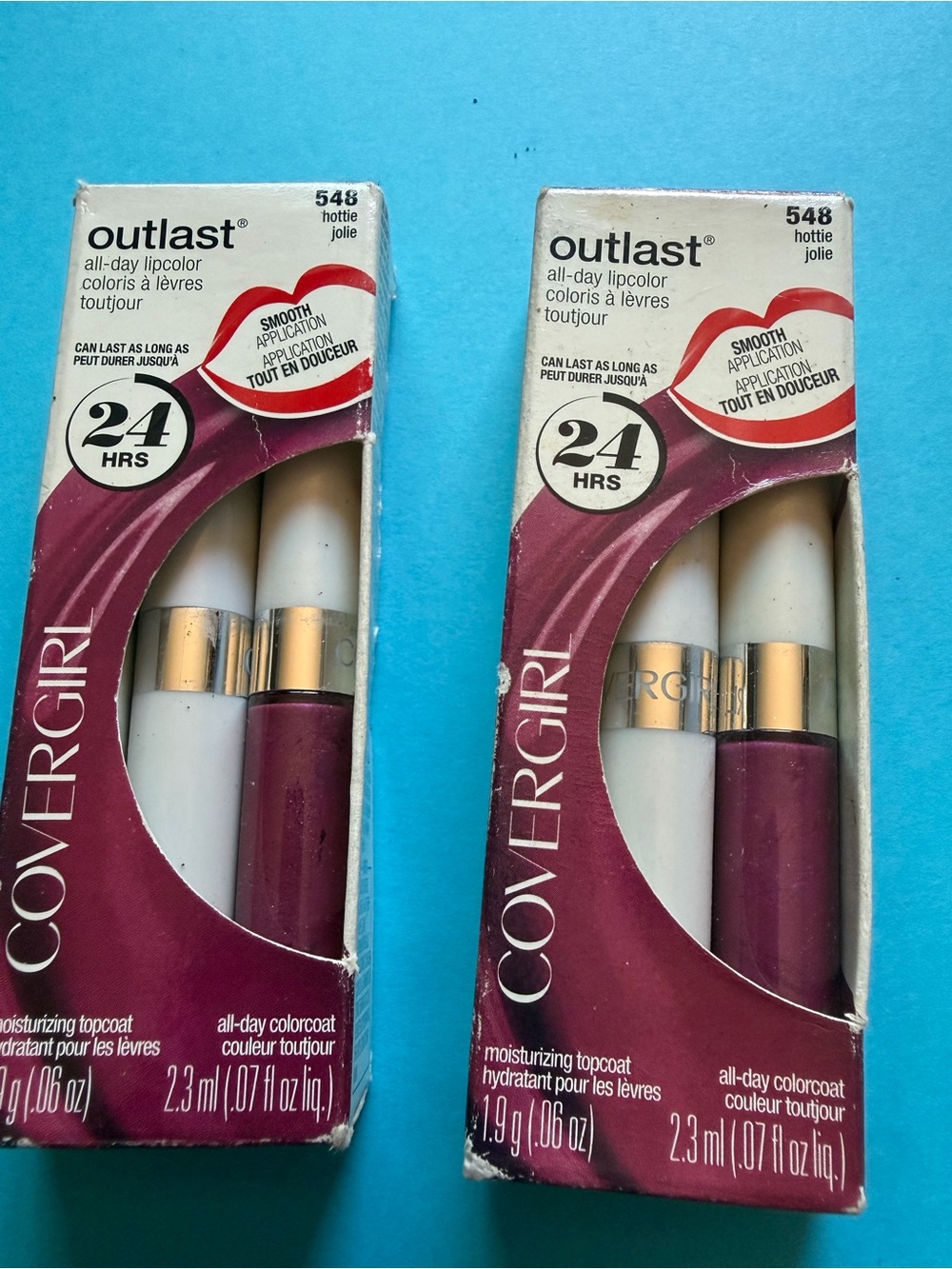 2 COVERGIRL Outlast All-Day Lipcolor + Topcoat — Hottie (Plum)